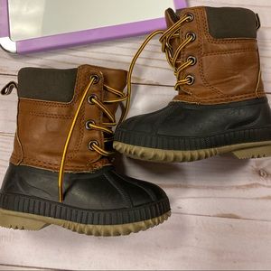 Gap 5/6 duck boots toddler